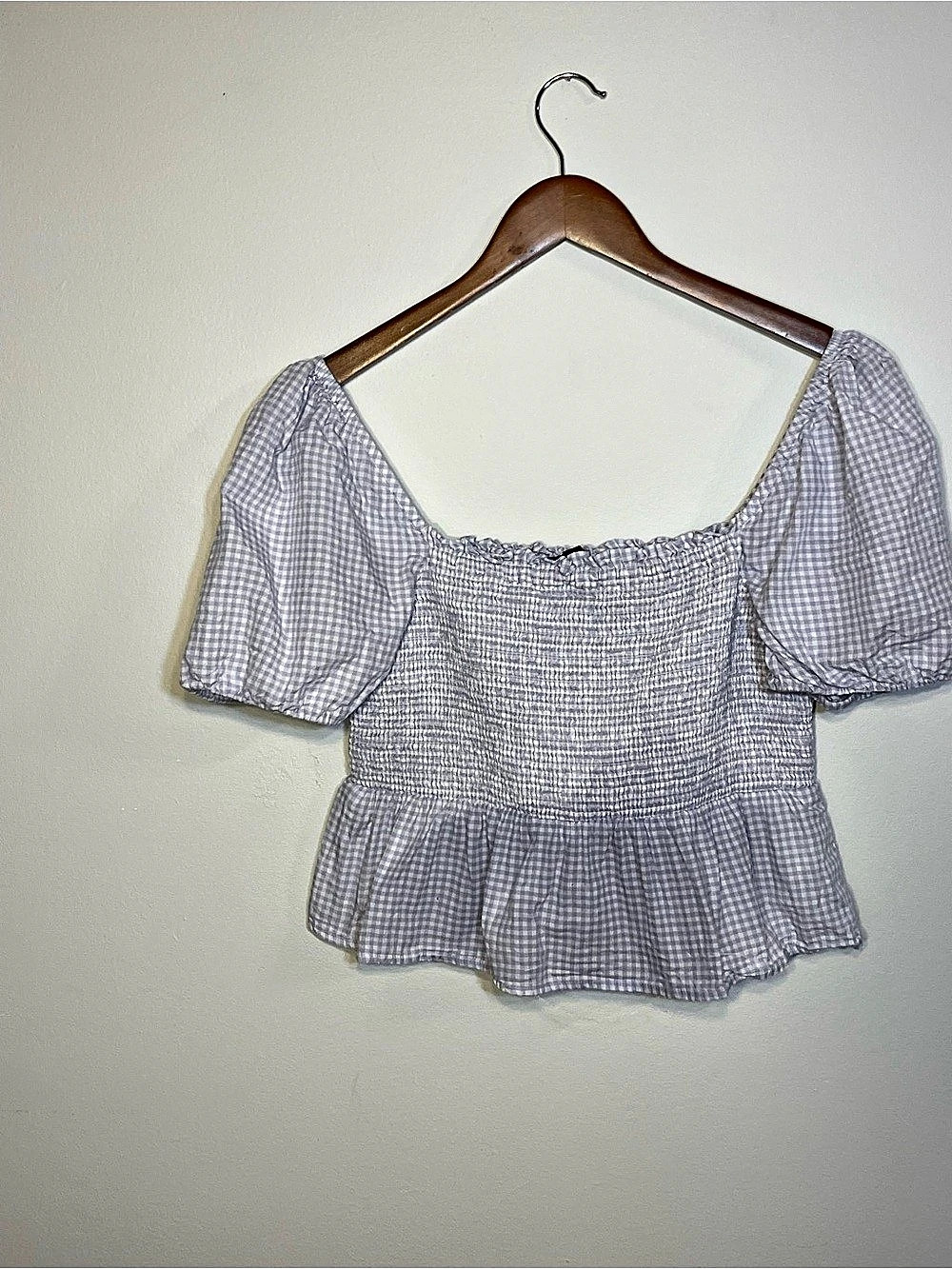 Gingham Puff Sleeve Crop Top in Purple & White Size Medium